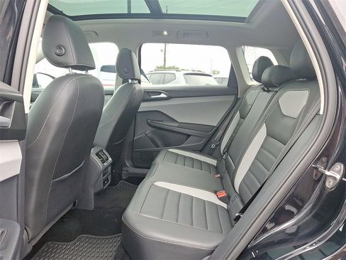 Used 2023 Volkswagen Taos SEL image 10