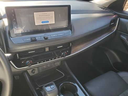 Certified 2024 Nissan Rogue Platinum image 20