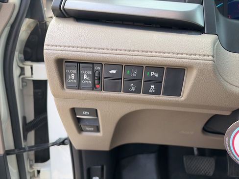 Used 2019 Honda Odyssey Touring image 12