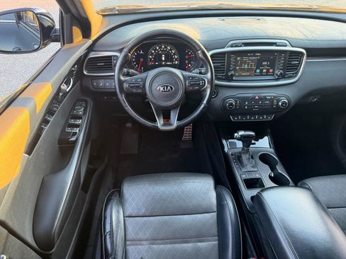 Used 2016 Kia Sorento SX image 19