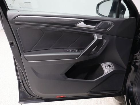 Used 2021 Volkswagen Tiguan SEL Premium R-Line image 15