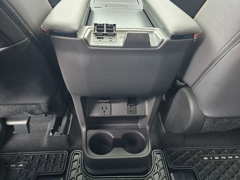 Used 2022 Toyota Sienna XSE image 20