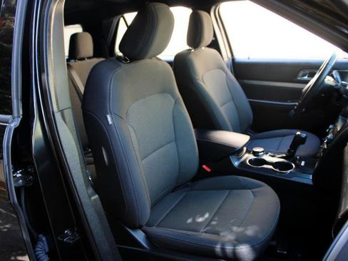 Used 2018 Ford Explorer XLT w/ Equipment Group 201A image 13