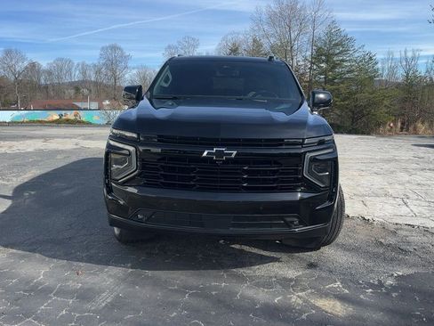 Used 2025 Chevrolet Suburban RST w/ Comfort Package image 2