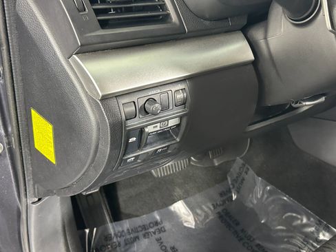 Used 2011 Subaru Legacy 2.5i Premium image 28