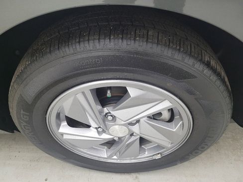 Used 2024 Hyundai Elantra SE FWD image 31