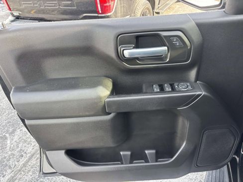 Used 2020 Chevrolet Silverado 1500 Custom w/ Custom Value Package image 12