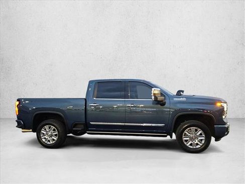 Used 2025 Chevrolet Silverado 2500 High Country w/ Technology Package image 4