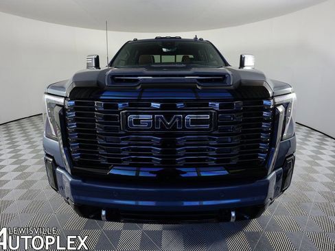 Used 2025 GMC Sierra 3500 Denali Ultimate image 2