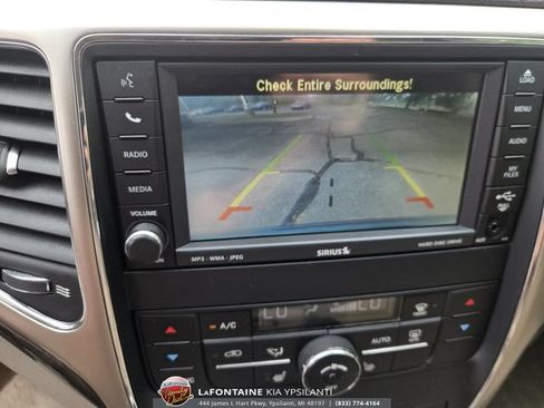 Used 2011 Jeep Grand Cherokee Laredo AWD/4WD image 25