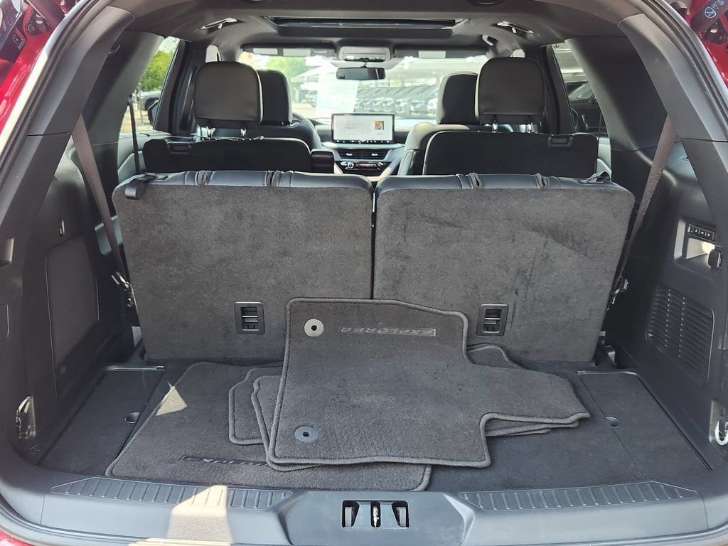 Used 2025 Ford Explorer ST AWD/4WD image 14