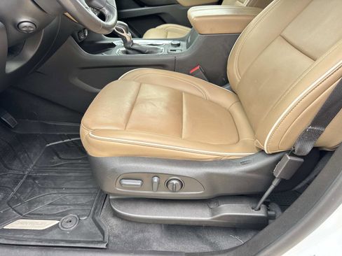 Used 2022 Chevrolet Traverse Premier w/ LPO, Floor Liner Package FWD image 16