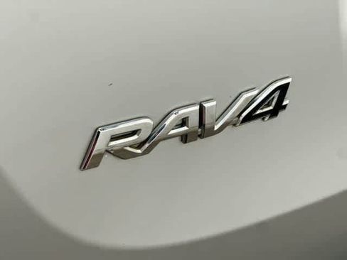 Used 2014 Toyota RAV4 LE AWD/4WD image 25