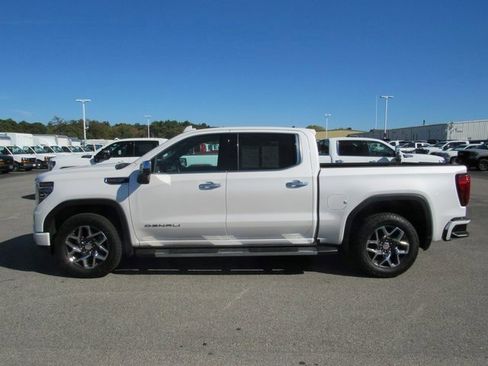 Certified 2022 GMC Sierra 1500 Denali image 3