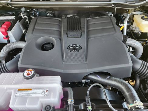 New 2026 Toyota Tundra SR5 w/ TRD Off-Road Premium Package AWD/4WD image 25