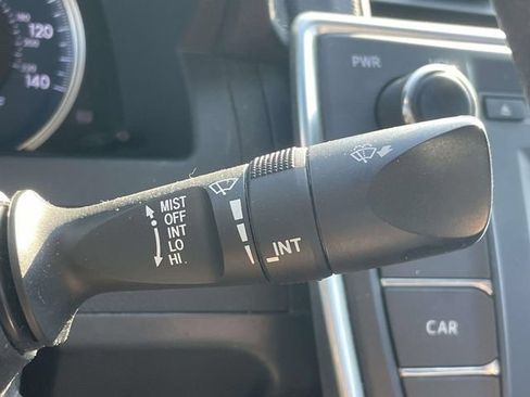 Used 2016 Toyota Camry LE FWD image 25