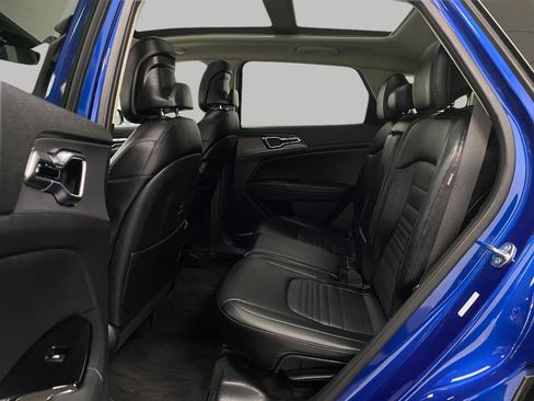 Used 2025 Kia Sportage SX image 32