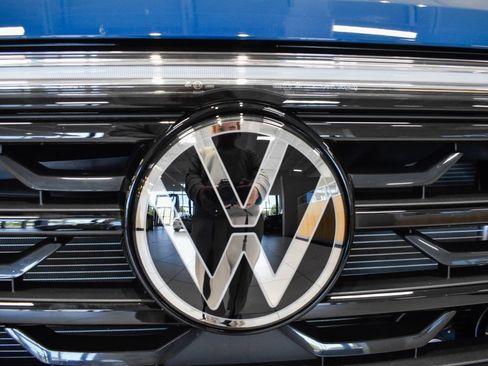 Used 2026 Volkswagen Atlas Cross Sport SEL R-Line AWD/4WD image 10
