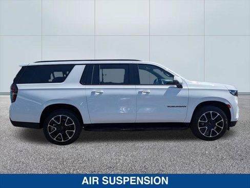 Used 2024 Chevrolet Suburban RST w/ Luxury Package AWD/4WD image 6