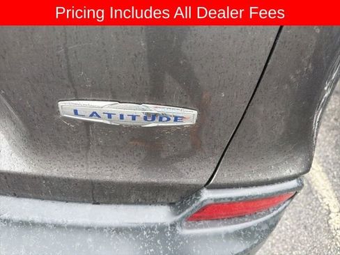 Used 2019 Jeep Cherokee Latitude Plus AWD/4WD image 6