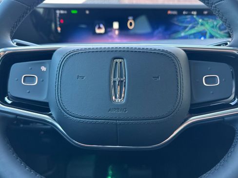 New 2026 Lincoln Nautilus Premier image 23