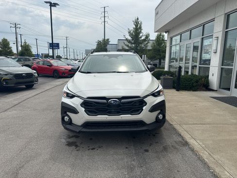 Used 2024 Subaru Crosstrek 2.0i Premium AWD/4WD image 8