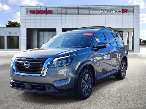 Certified 2023 Nissan Pathfinder SV w/ SV Premium Package image 4