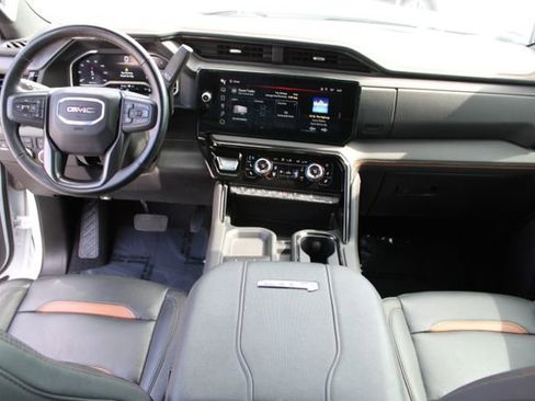 Used 2024 GMC Sierra 2500 AT4 w/ AT4 Premium Plus Package AWD/4WD image 16