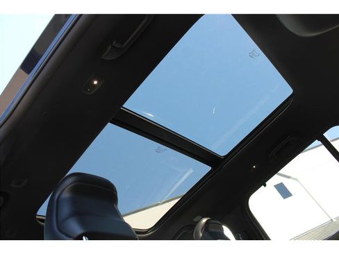 Used 2022 Jeep Grand Cherokee Overland w/ Advanced Protech Group III AWD/4WD image 36