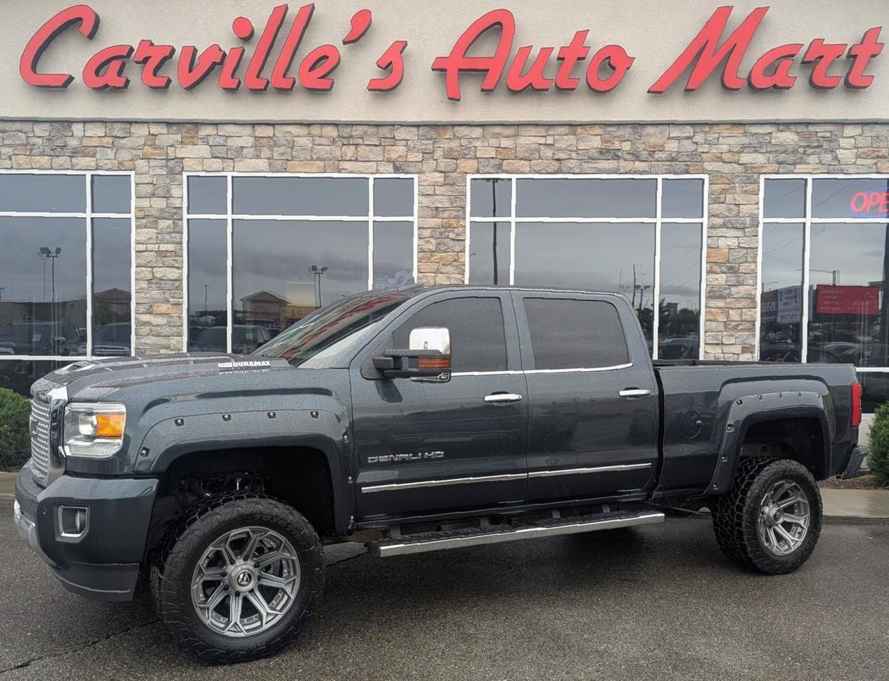 Used 2017 GMC Sierra 2500 Denali w/ Duramax Plus Package AWD/4WD image 1
