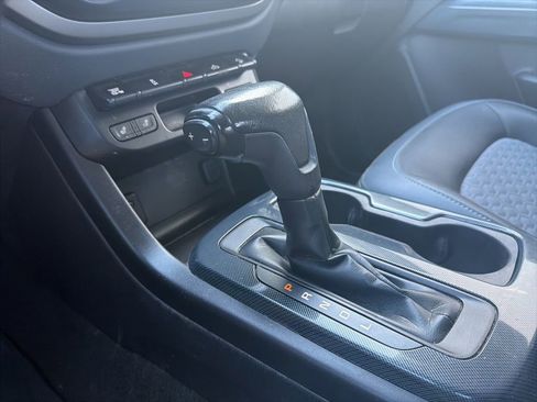 Used 2017 Chevrolet Colorado Z71 AWD/4WD image 21