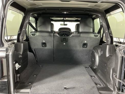 Used 2019 Jeep Wrangler Unlimited Rubicon w/ Uconnect 4C Nav & Sound Group AWD/4WD image 28