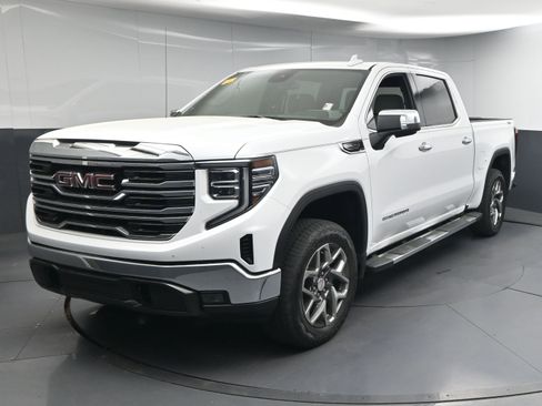 Used 2023 GMC Sierra 1500 SLT w/ SLT Premium Package image 4