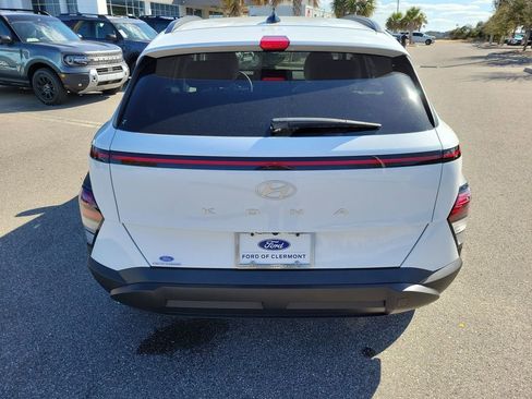 Used 2024 Hyundai Kona SEL w/ Convenience Package image 4