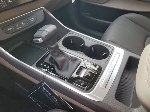 New 2026 Kia Carnival EX image 18