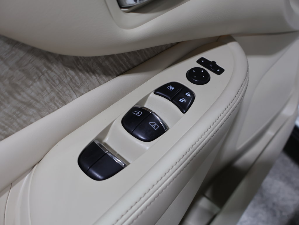 Used 2019 Nissan Murano SL w/ SL Technology Package AWD/4WD image 13