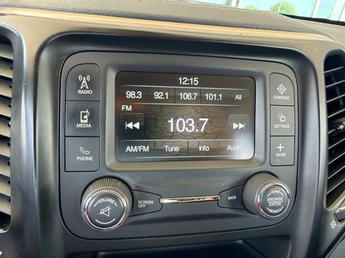 Used 2017 Jeep Cherokee Sport AWD/4WD image 9