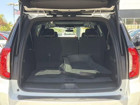 Used 2023 GMC Yukon XL SLT w/ SLT Premium Package AWD/4WD image 29