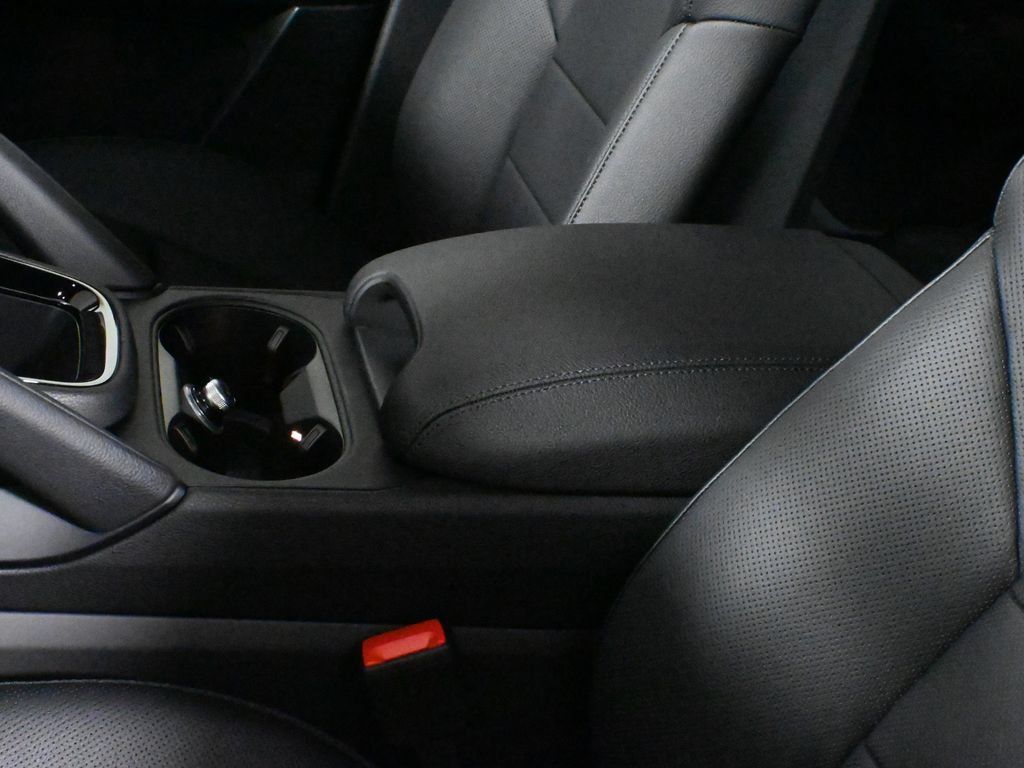 Used 2026 Porsche Cayenne AWD/4WD image 27