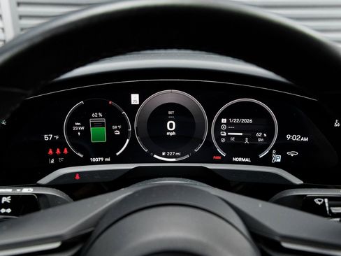 Certified 2025 Porsche Taycan image 18