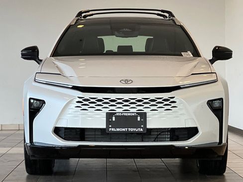 New 2026 Toyota Crown Signia image 3