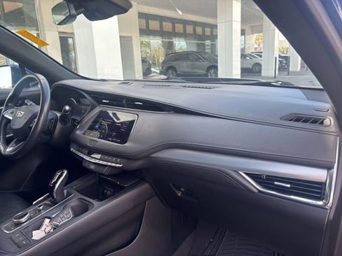 Used 2020 Cadillac XT4 Premium Luxury image 12