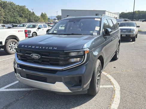 Used 2025 Ford Expedition Max Platinum AWD/4WD image 6