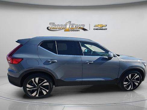 Used 2023 Volvo XC40 B5 Plus w/ Protection Package Premier image 9