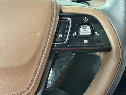 Certified 2025 Lincoln Aviator Reserve w/ Luxury Package RWD image 10