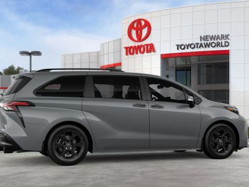 New 2026 Toyota Sienna XLE Woodland Edition AWD/4WD image 2