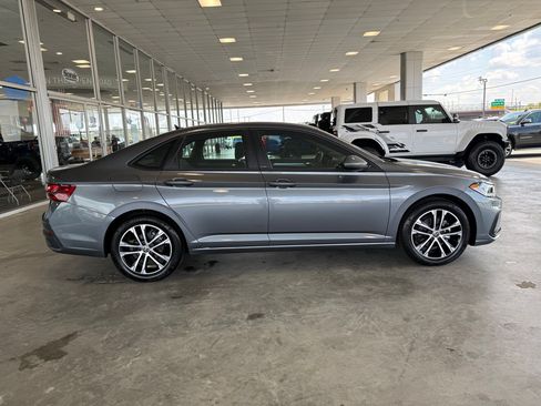 Used 2026 Volkswagen Jetta Sport FWD image 8