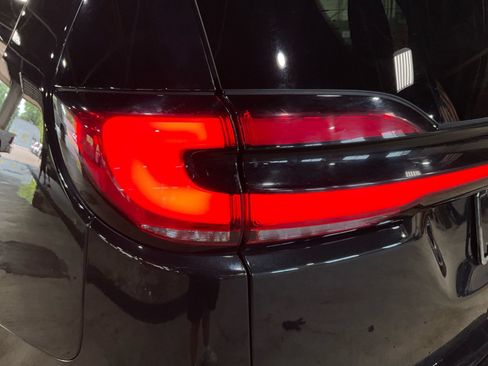 Used 2023 Chrysler Pacifica Touring-L FWD image 32
