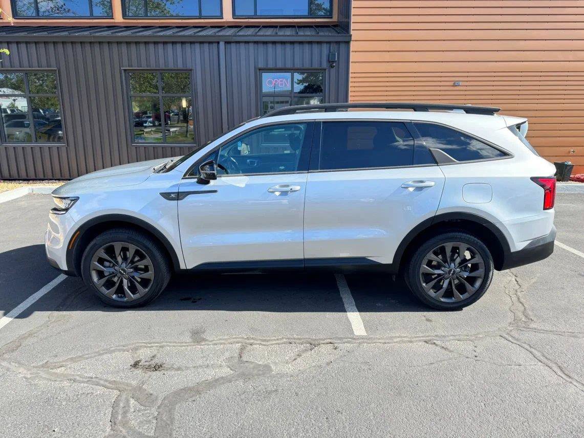 Used 2022 Kia Sorento X-Line EX AWD/4WD image 2