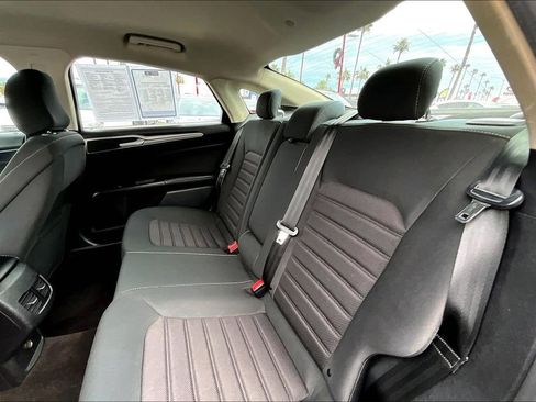 Used 2020 Ford Fusion SE image 15